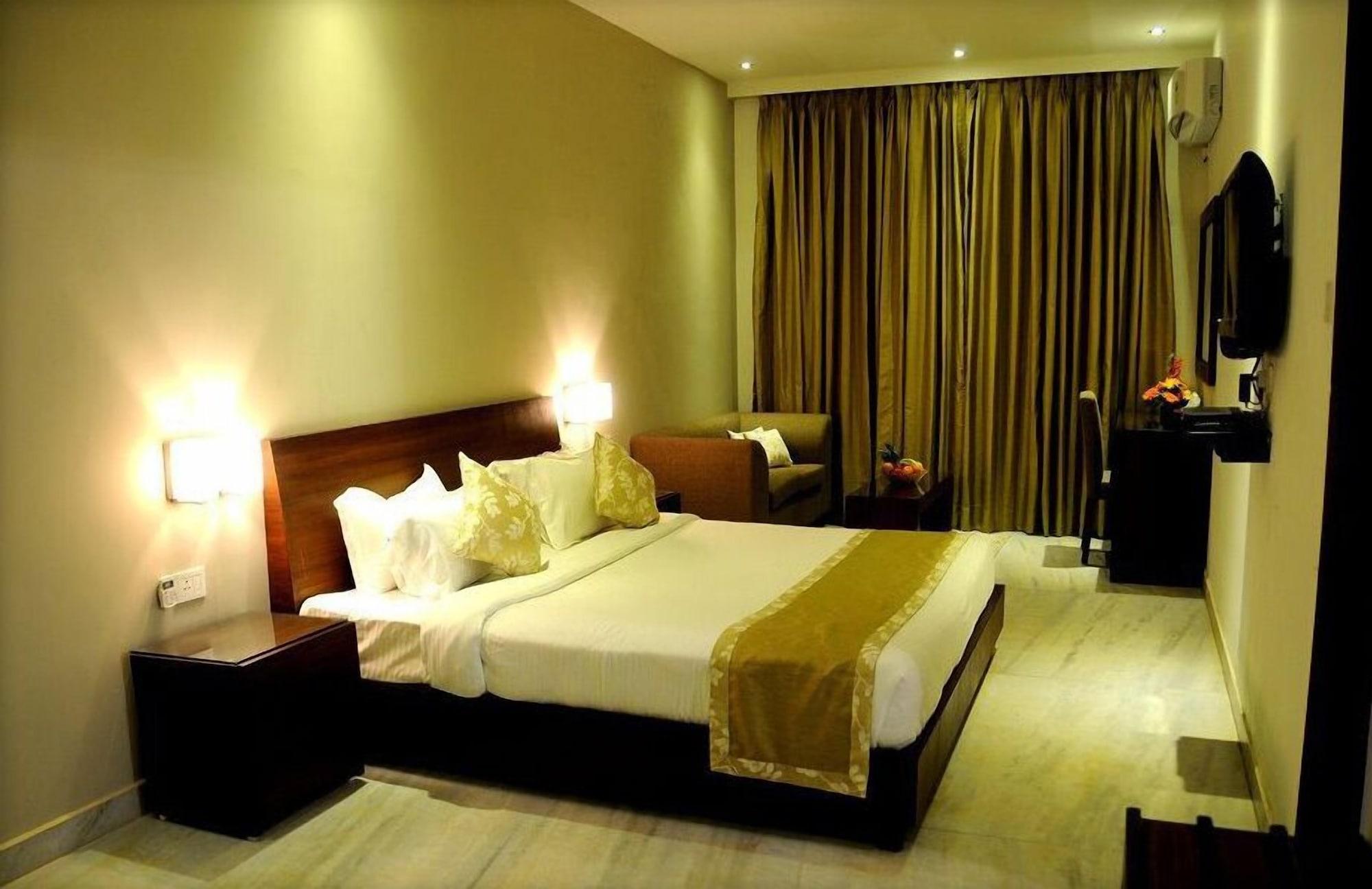 Sukhmantra Resort & Spa Candolim Exterior foto